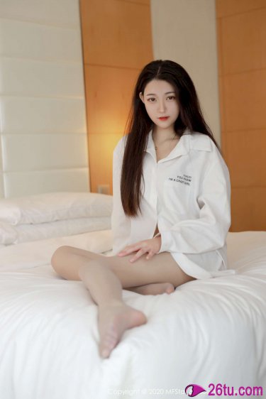 翻开美妇肥美蜜唇